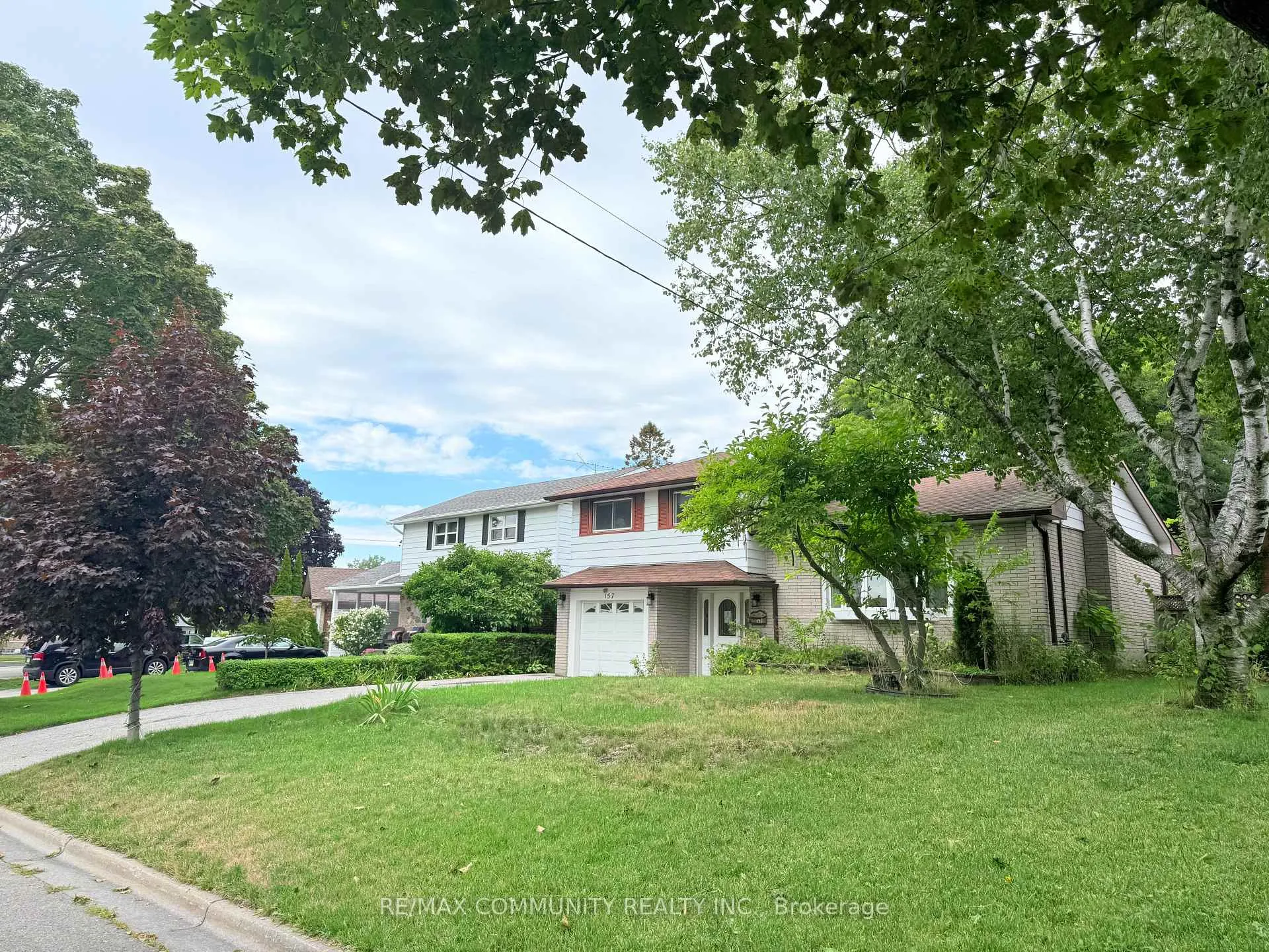 Photo 2 of 157 Labrador Drive, Oshawa, Donevan — HOMEH