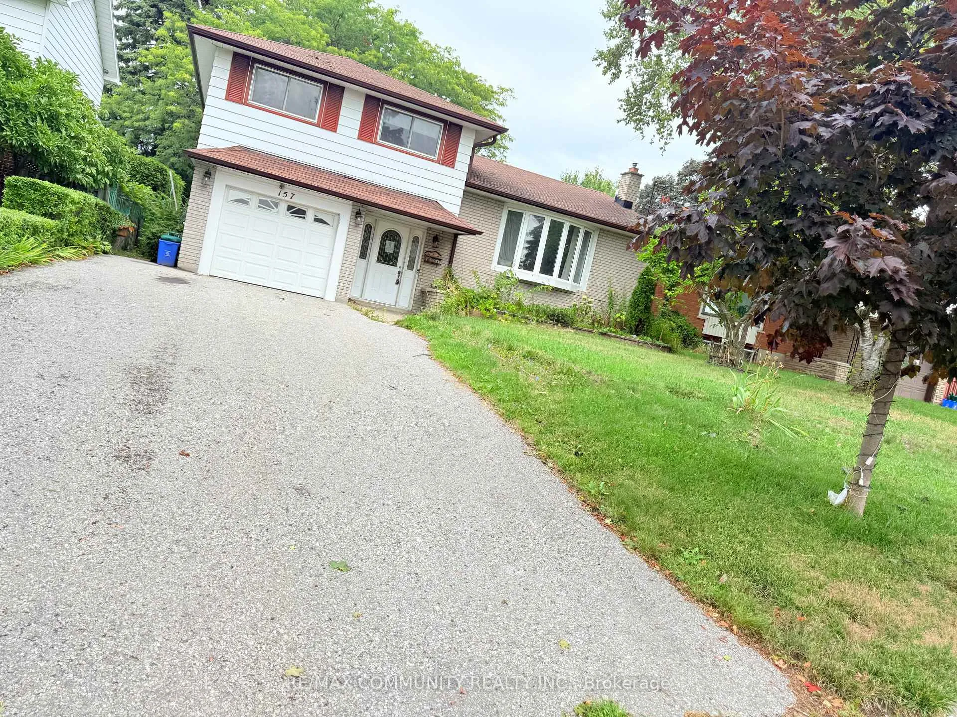 Photo 3 of 157 Labrador Drive, Oshawa, Donevan — HOMEH