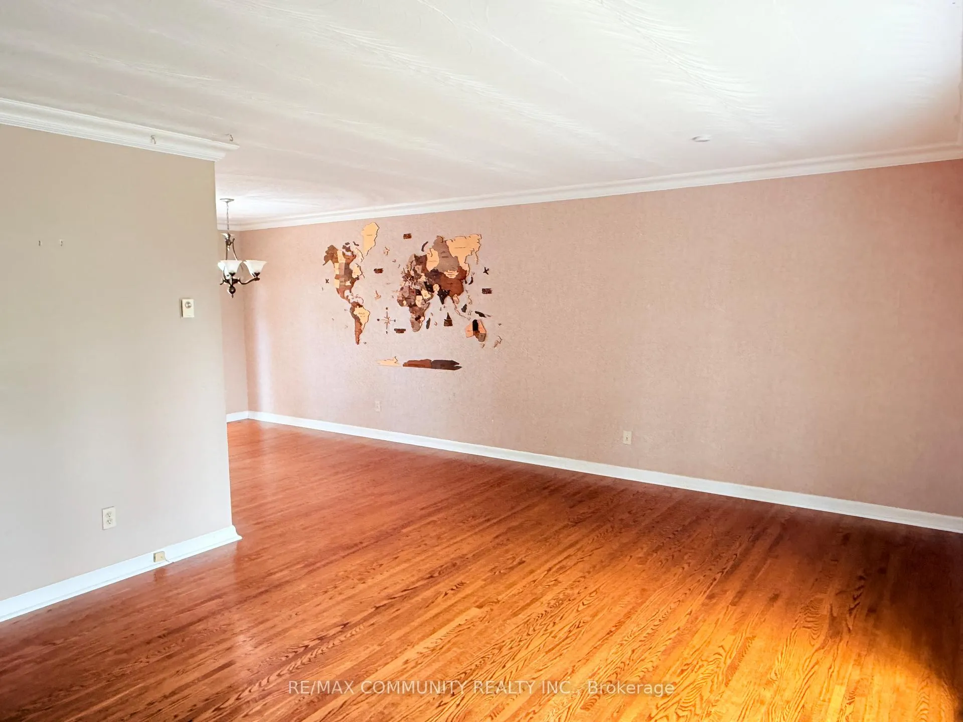 Photo 6 of 157 Labrador Drive, Oshawa, Donevan — HOMEH