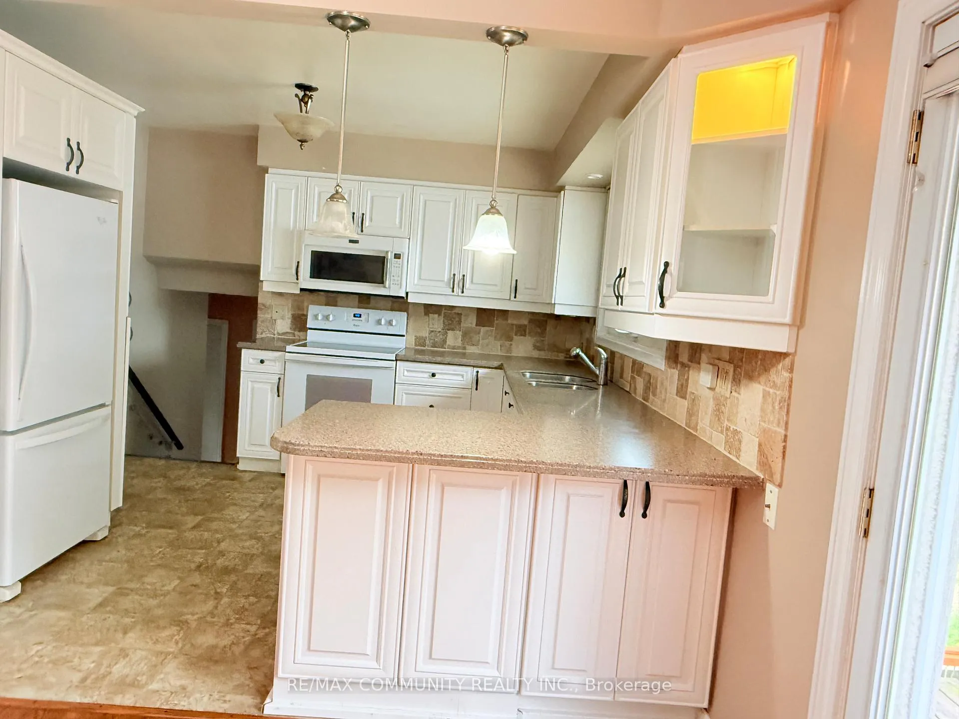 Photo 7 of 157 Labrador Drive, Oshawa, Donevan — HOMEH