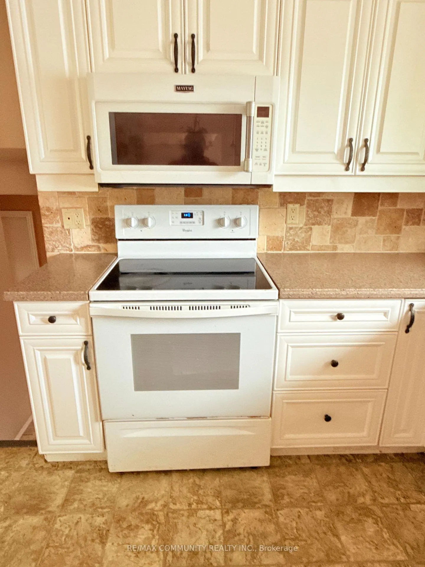 Photo 9 of 157 Labrador Drive, Oshawa, Donevan — HOMEH