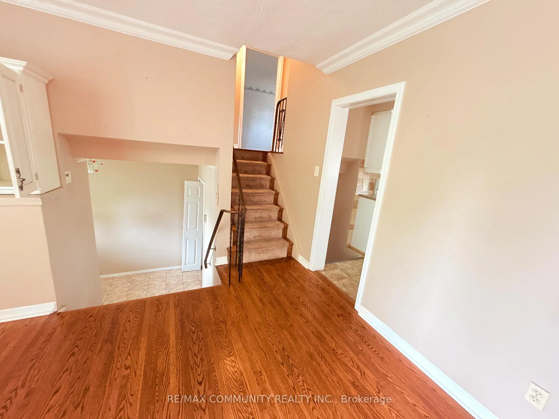 Photo 11 of 157 Labrador Drive, Oshawa, Donevan — HOMEH