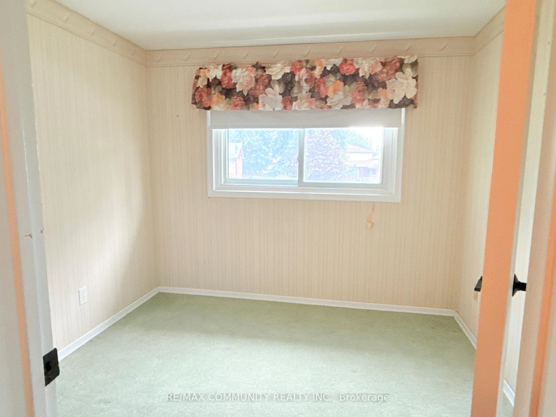 Photo 16 of 157 Labrador Drive, Oshawa, Donevan — HOMEH