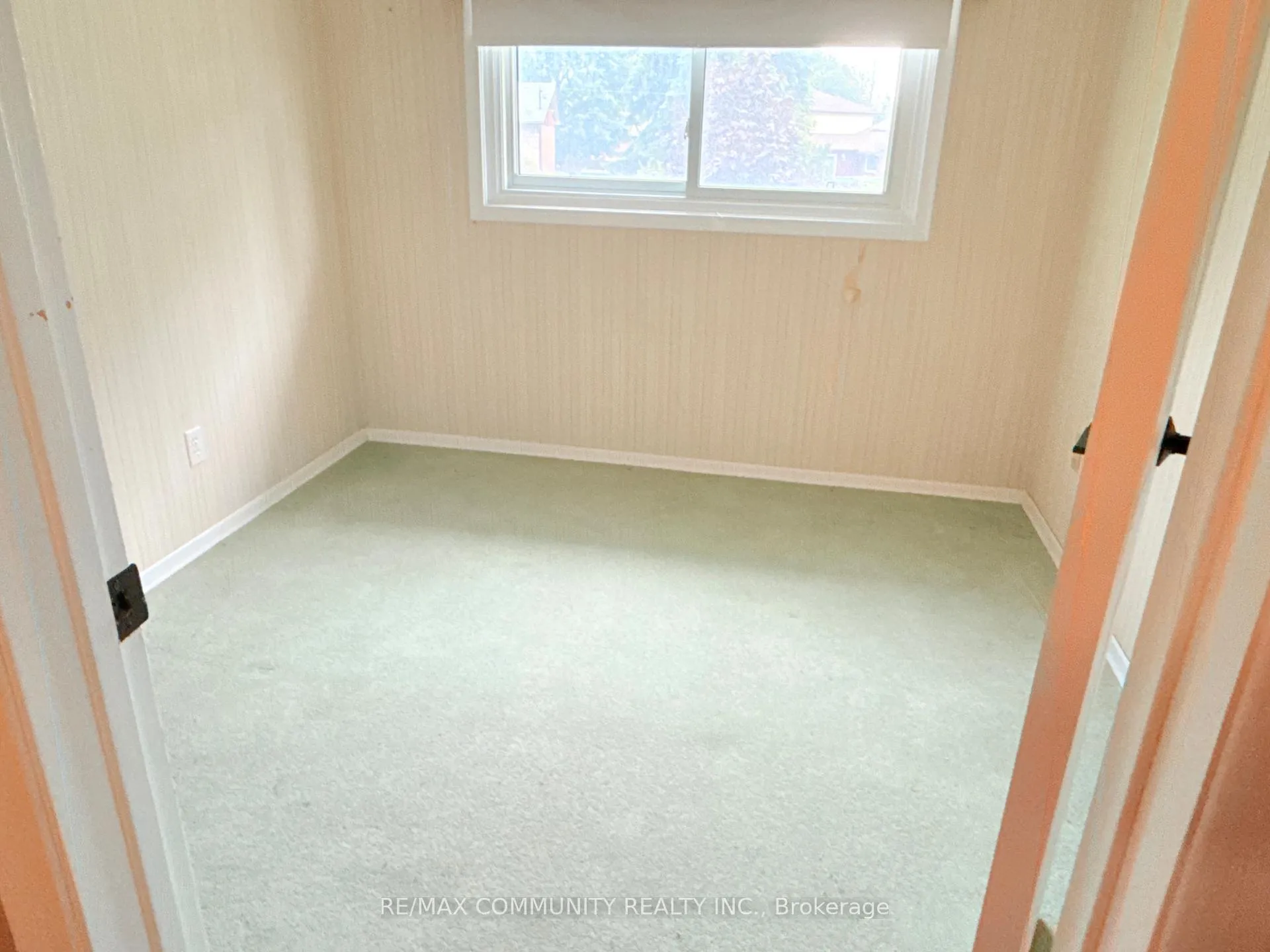Photo 17 of 157 Labrador Drive, Oshawa, Donevan — HOMEH