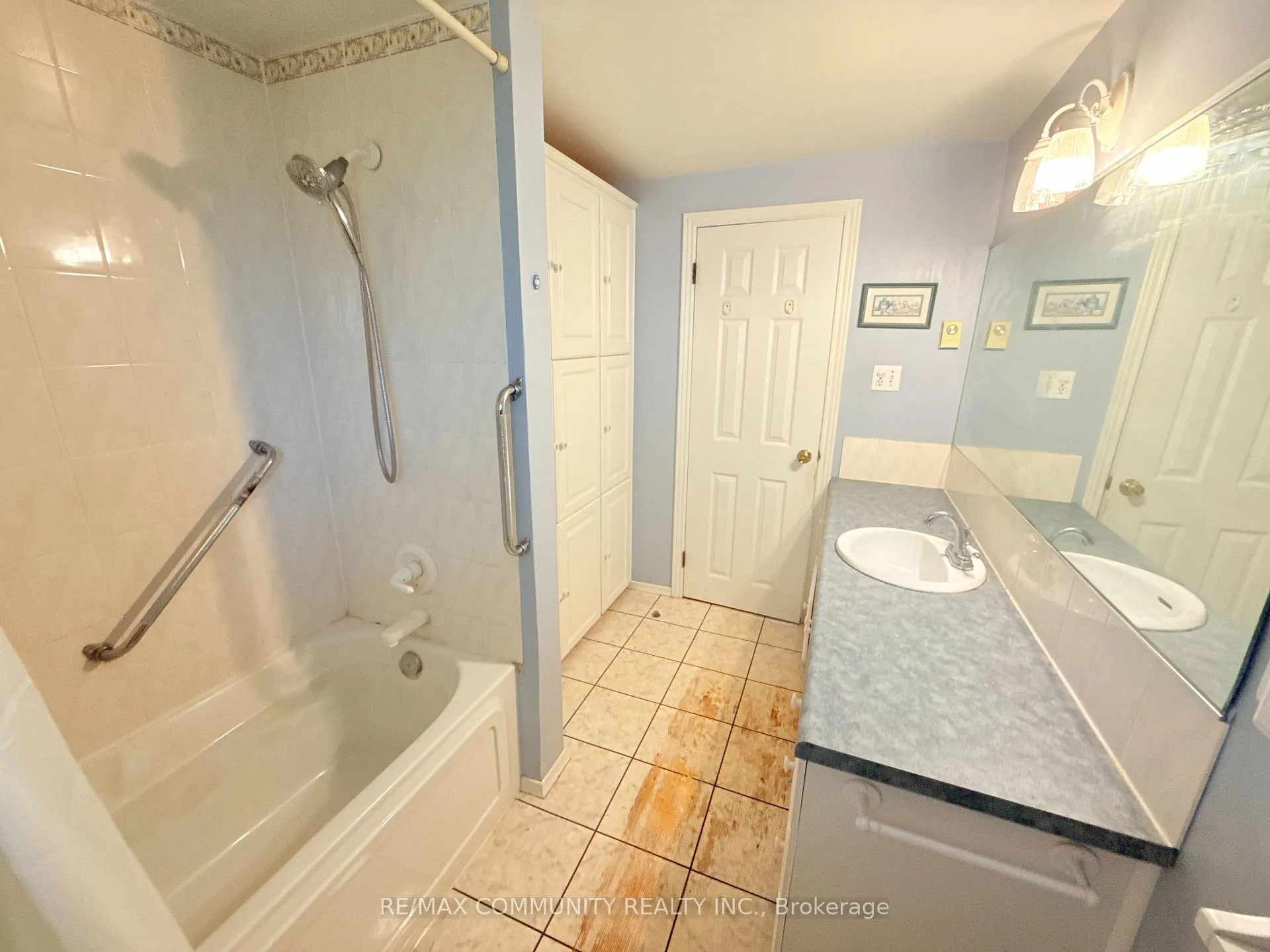 Photo 19 of 157 Labrador Drive, Oshawa, Donevan — HOMEH