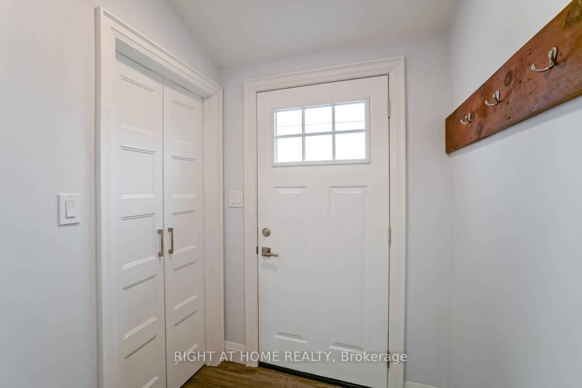 Photo 2 of Unit Unit 2, 865 Simcoe Street S, Oshawa, Lakeview — HOMEH