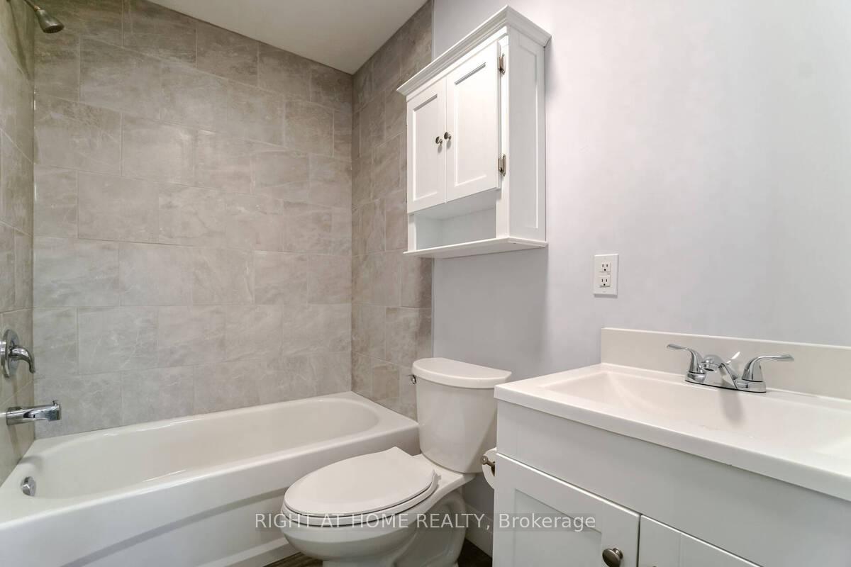 Photo 10 of Unit Unit 2, 865 Simcoe Street S, Oshawa, Lakeview — HOMEH