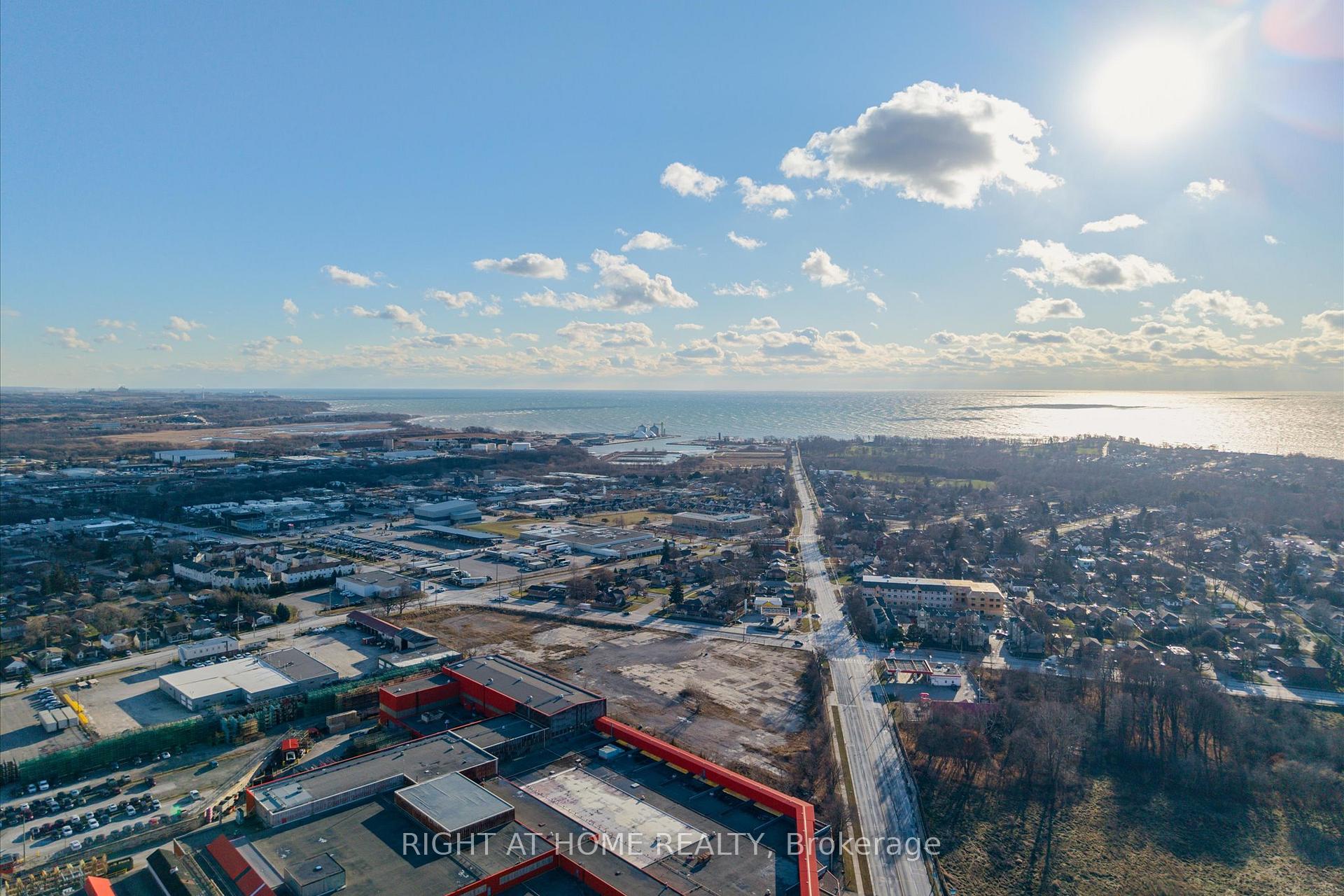 Photo 11 of Unit Unit 2, 865 Simcoe Street S, Oshawa, Lakeview — HOMEH