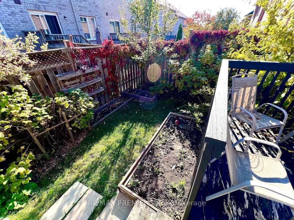 Photo 7 of 739 Joe Persechini Drive, Newmarket, Summerhill Estates — HOMEH