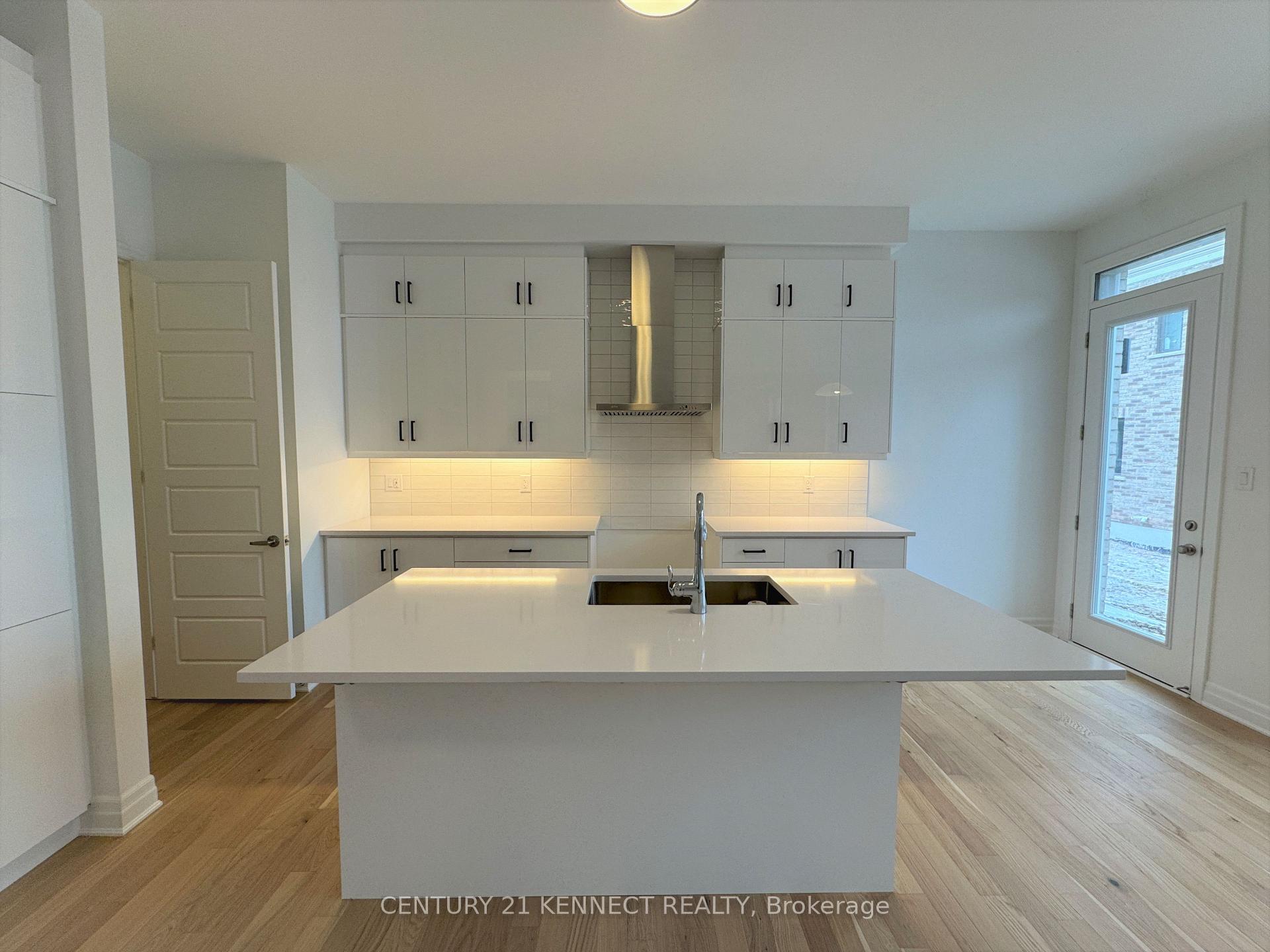 Photo 4 of 27 Berczy Manor Crescent, Markham, Victoria Square — HOMEH