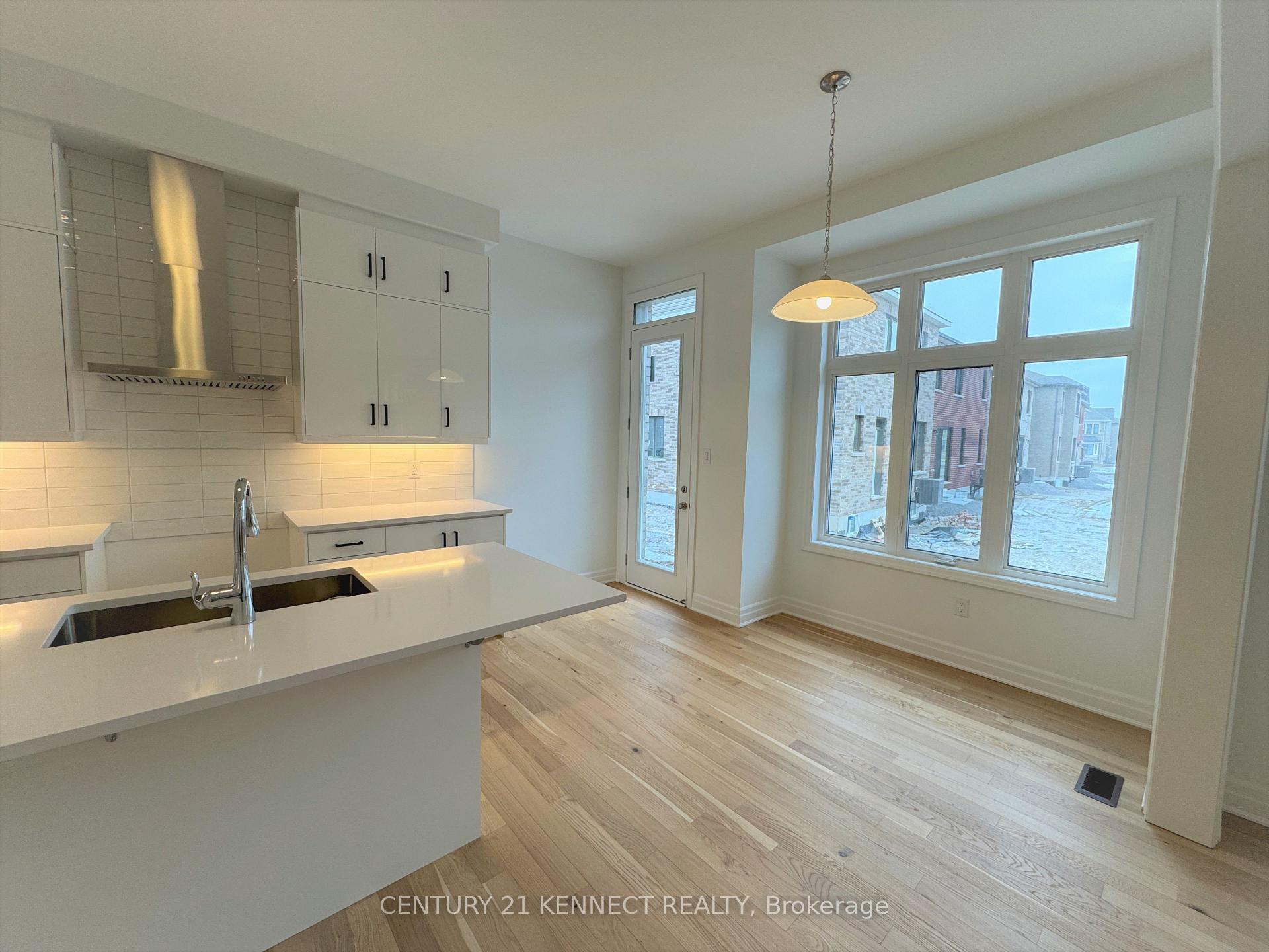 Photo 5 of 27 Berczy Manor Crescent, Markham, Victoria Square — HOMEH