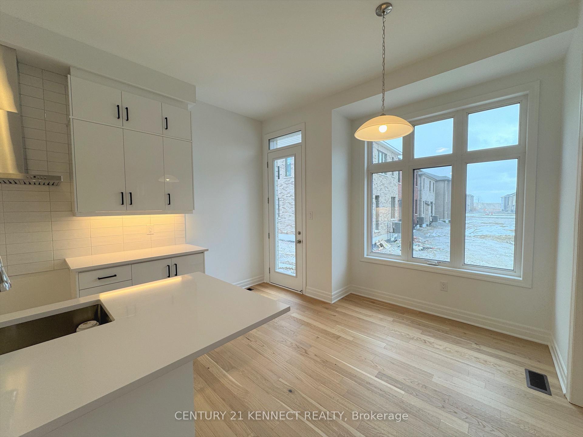 Photo 8 of 27 Berczy Manor Crescent, Markham, Victoria Square — HOMEH