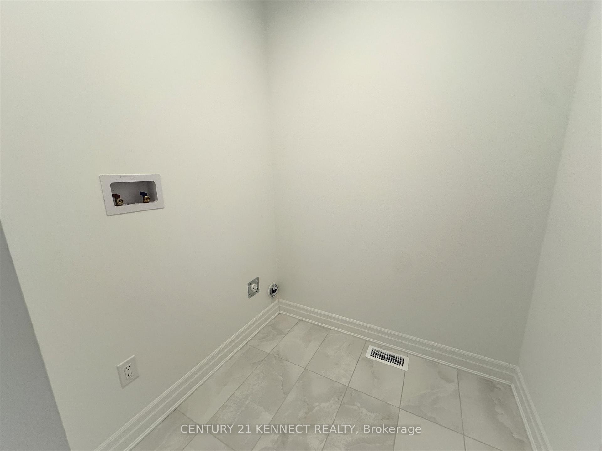 Photo 23 of 27 Berczy Manor Crescent, Markham, Victoria Square — HOMEH