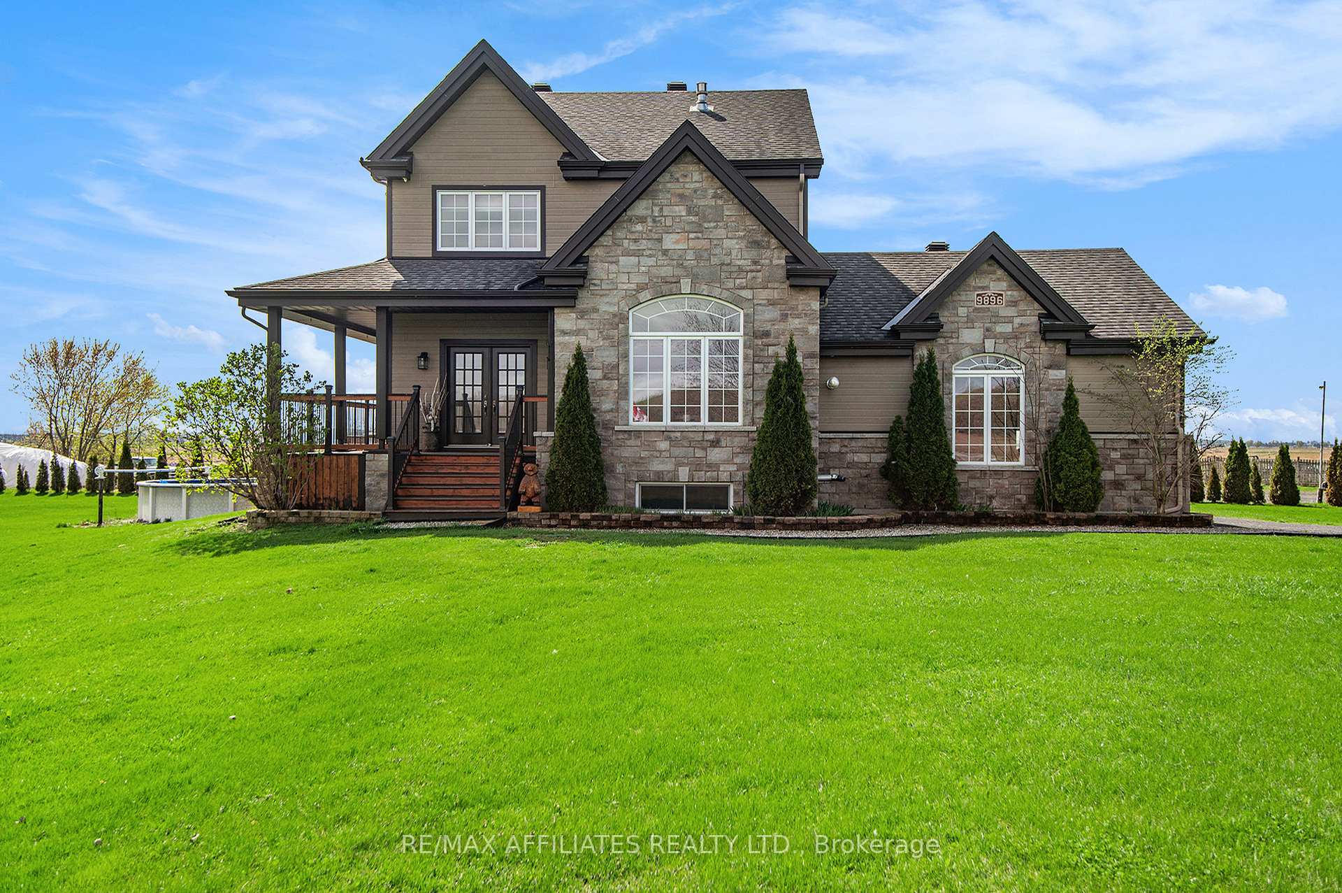 Front of 9896 Marionville Road