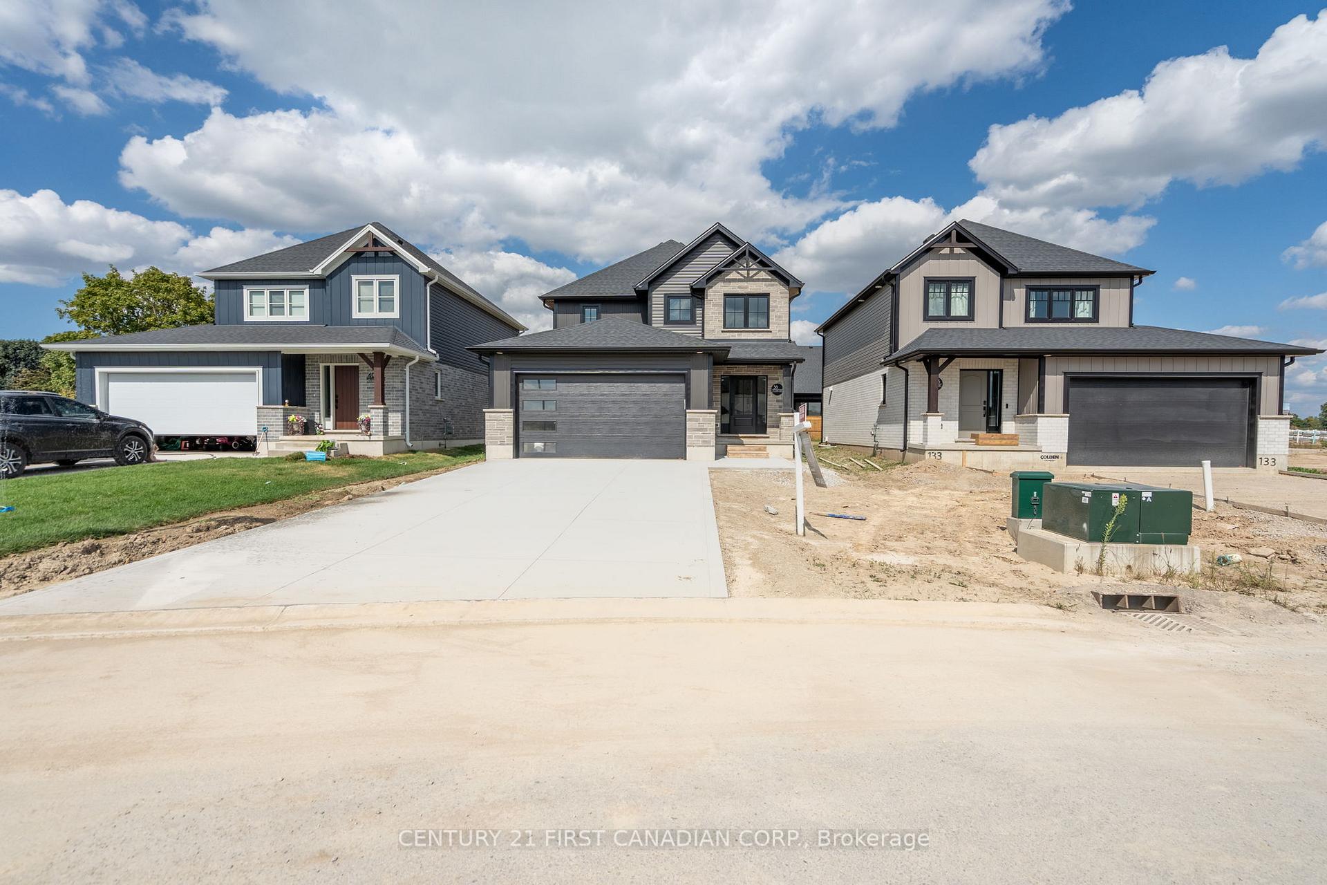 Photo 2 of 38 Postma Crescent, North Middlesex, Alisa Craig — HOMEH