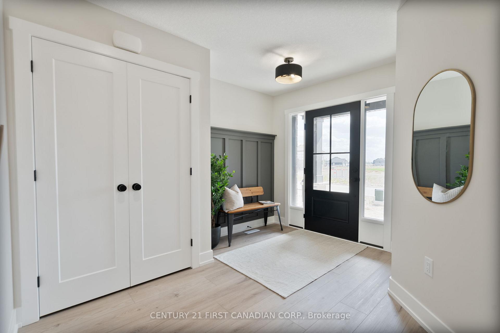 Photo 4 of 38 Postma Crescent, North Middlesex, Alisa Craig — HOMEH
