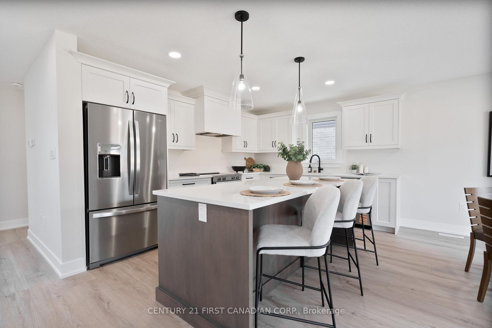 Photo 6 of 38 Postma Crescent, North Middlesex, Alisa Craig — HOMEH