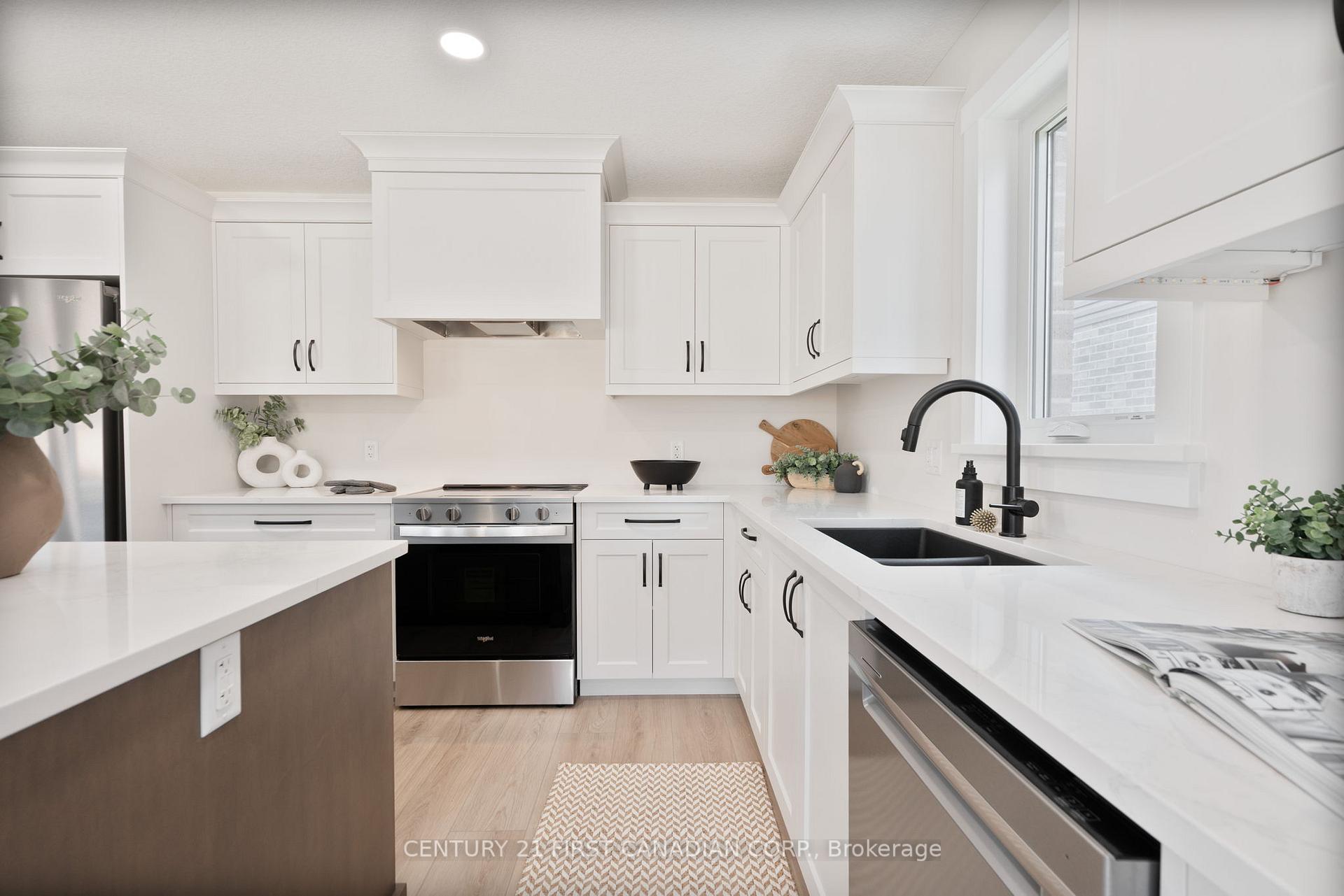 Photo 7 of 38 Postma Crescent, North Middlesex, Alisa Craig — HOMEH
