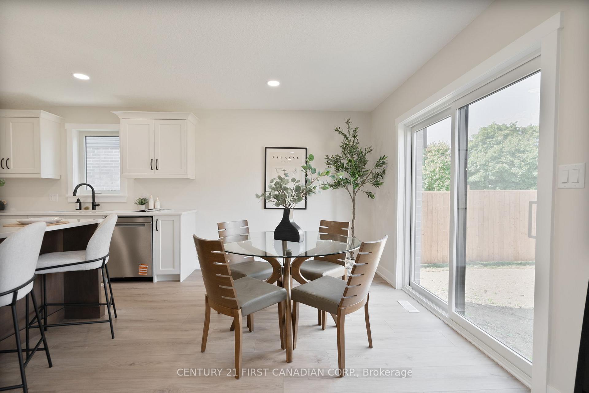 Photo 9 of 38 Postma Crescent, North Middlesex, Alisa Craig — HOMEH