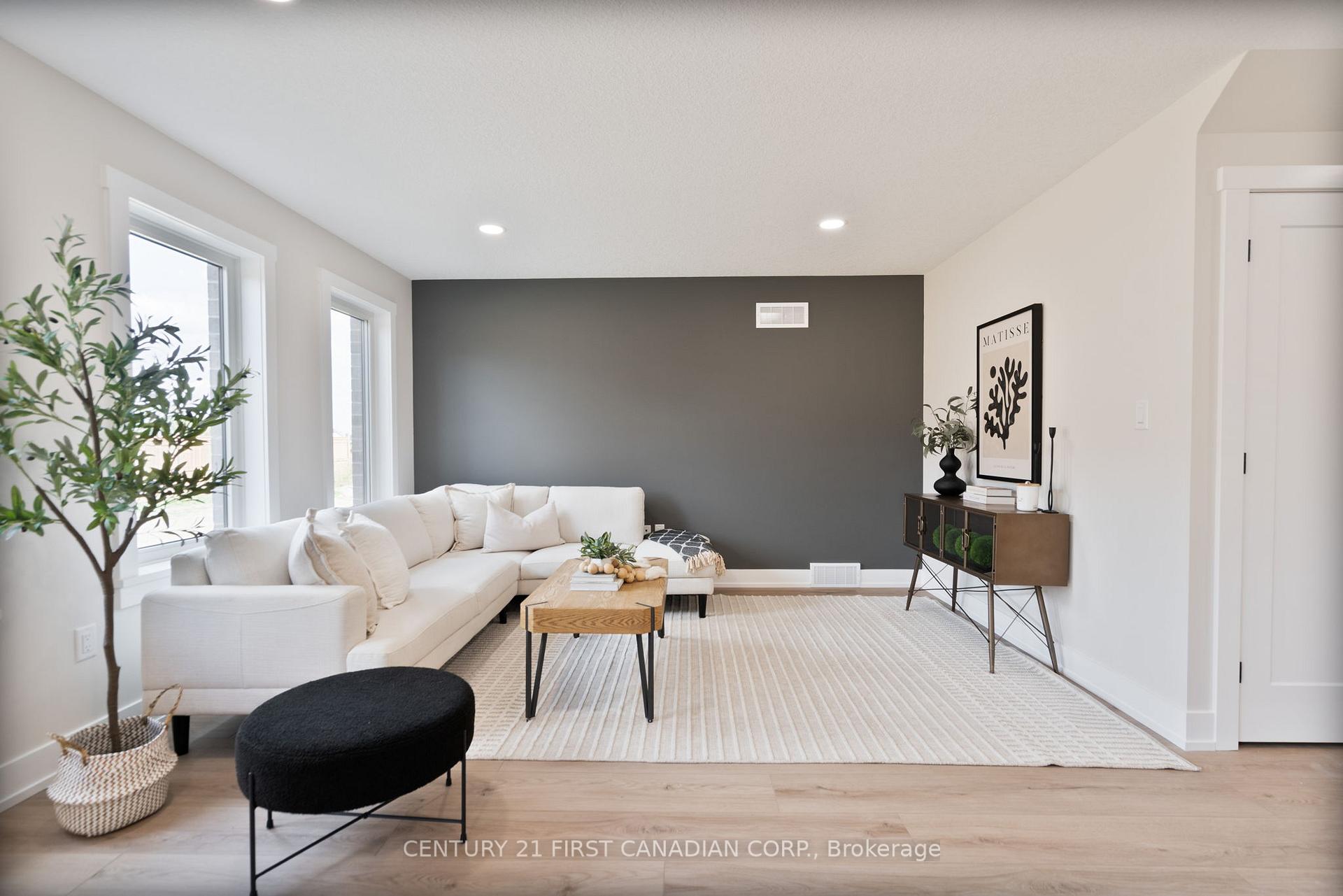 Photo 10 of 38 Postma Crescent, North Middlesex, Alisa Craig — HOMEH