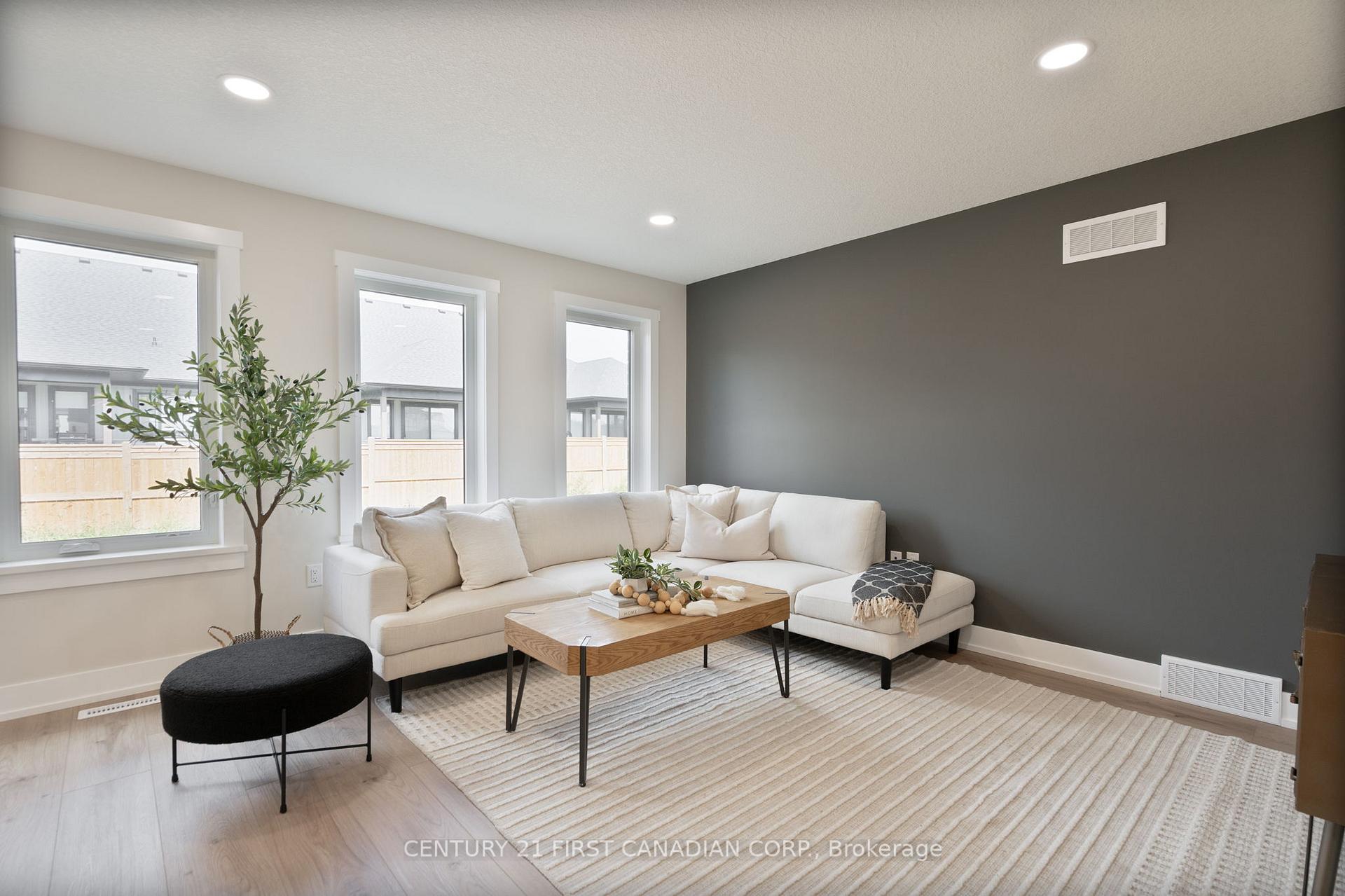 Photo 11 of 38 Postma Crescent, North Middlesex, Alisa Craig — HOMEH