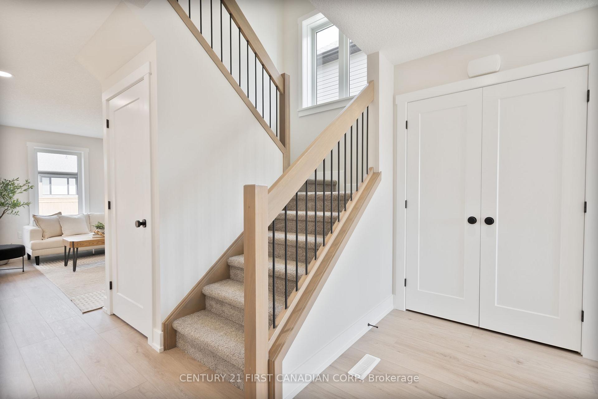 Photo 15 of 38 Postma Crescent, North Middlesex, Alisa Craig — HOMEH