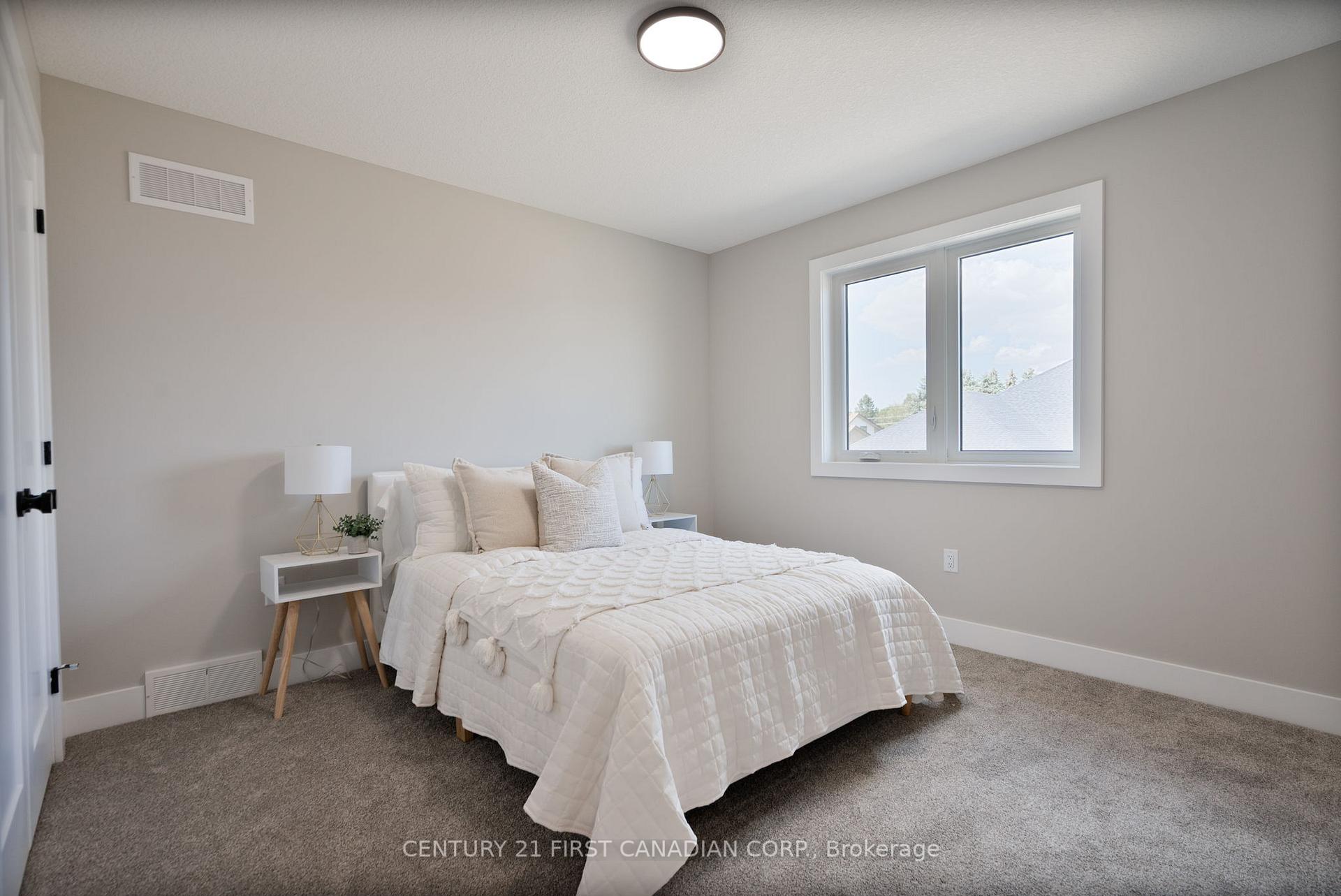 Photo 22 of 38 Postma Crescent, North Middlesex, Alisa Craig — HOMEH