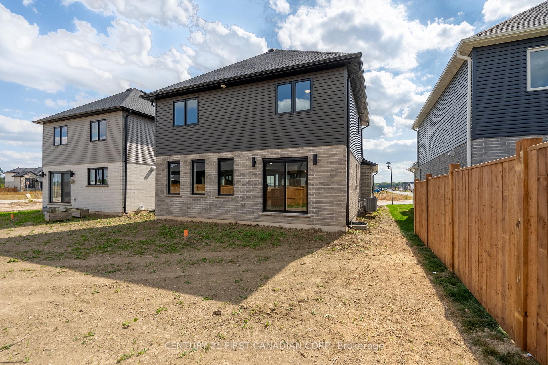 Photo 28 of 38 Postma Crescent, North Middlesex, Alisa Craig — HOMEH