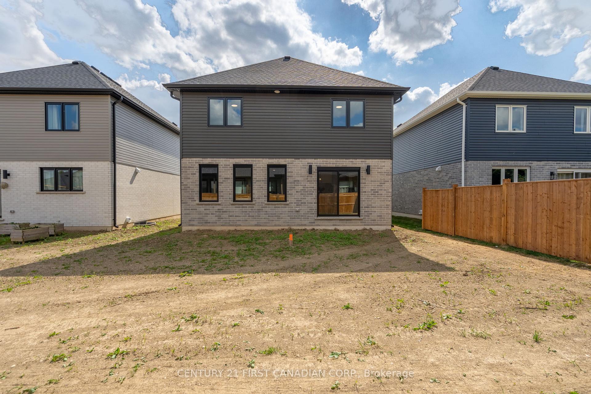 Photo 29 of 38 Postma Crescent, North Middlesex, Alisa Craig — HOMEH