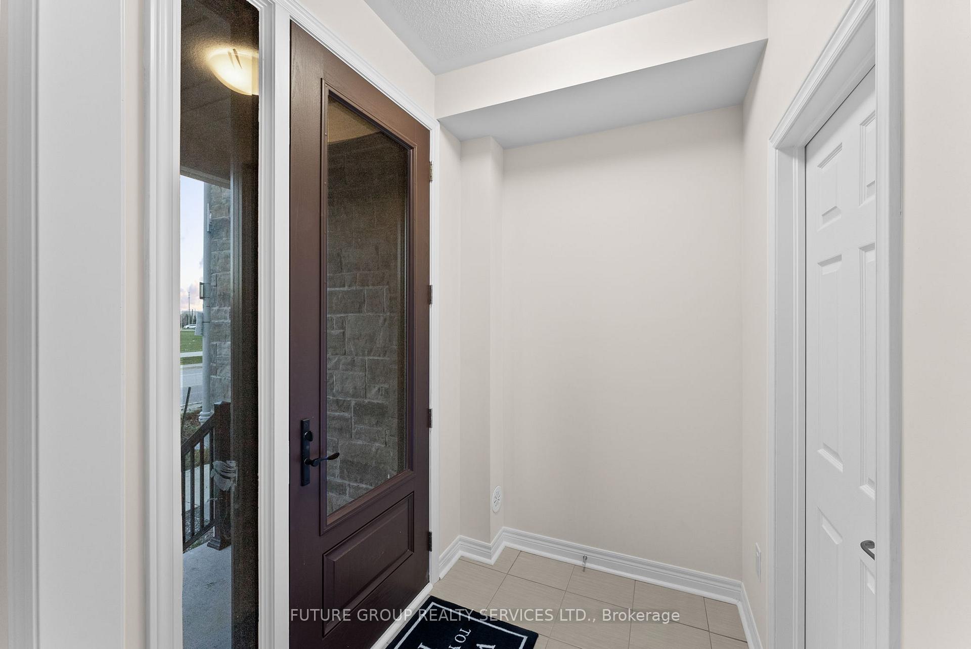 Photo 3 of 89 Mumbai Drive, Markham, Middlefield — HOMEH