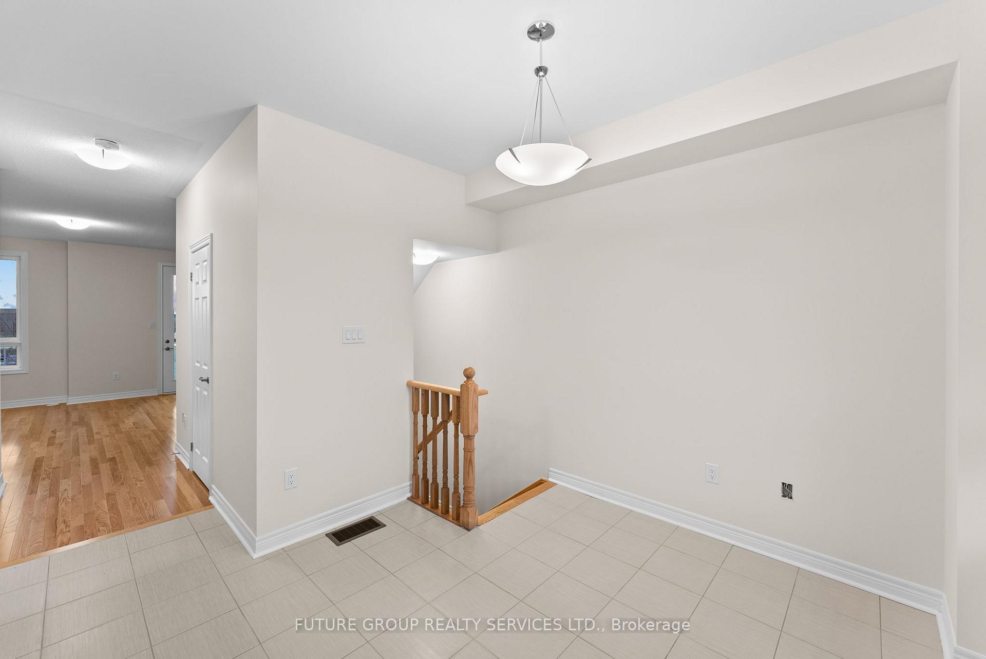 Photo 11 of 89 Mumbai Drive, Markham, Middlefield — HOMEH