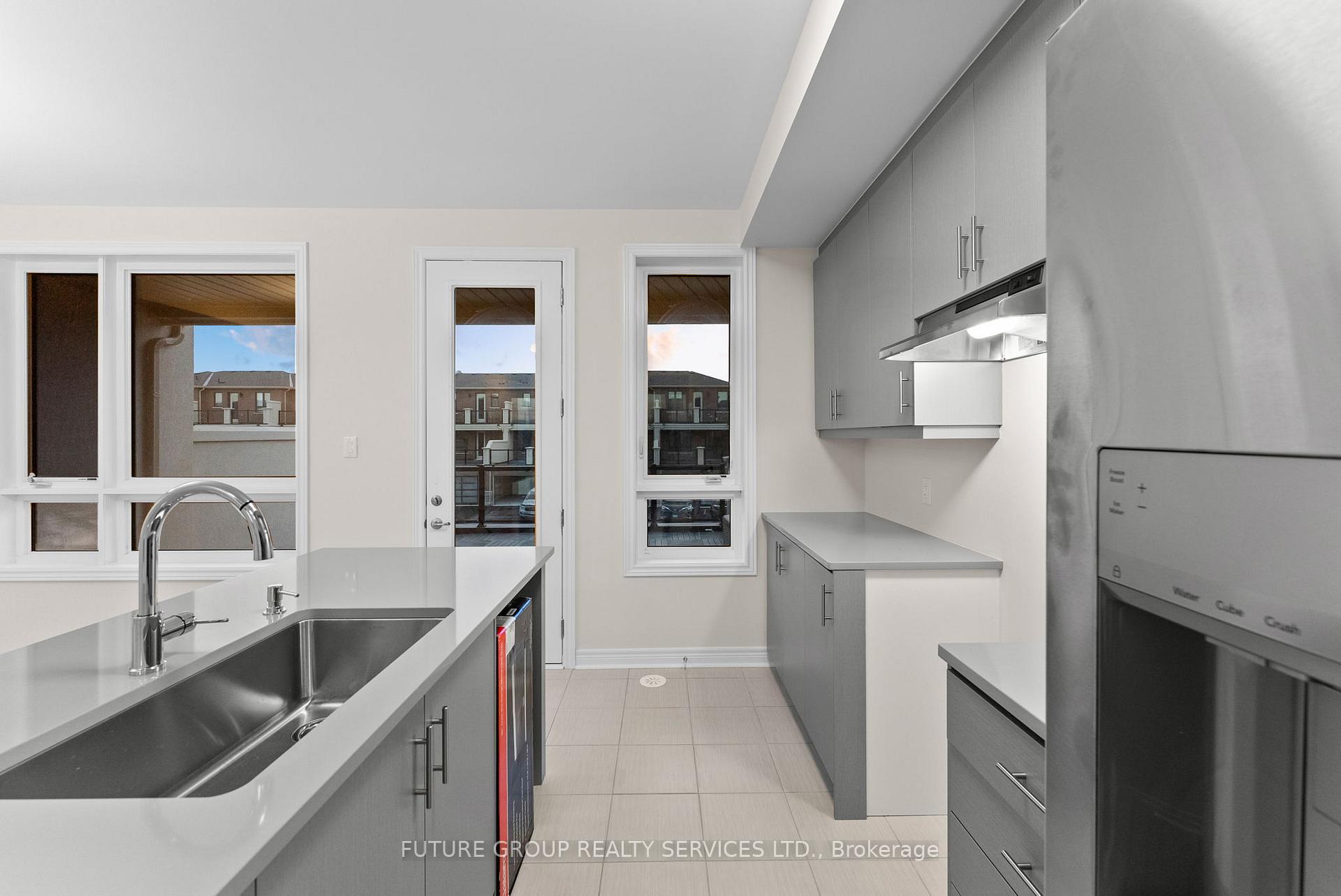 Photo 13 of 89 Mumbai Drive, Markham, Middlefield — HOMEH