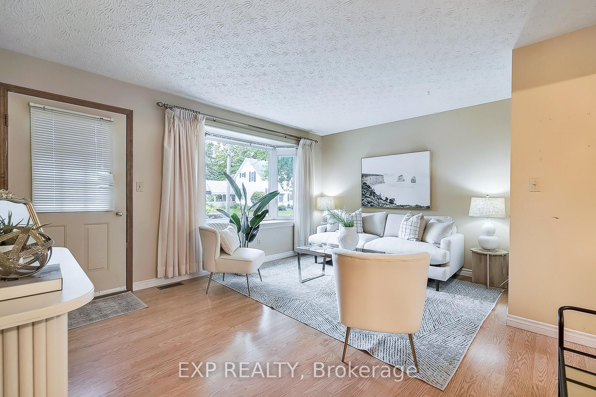 Photo 8 of 515 Elm Avenue N, North Perth, Listowel — HOMEH
