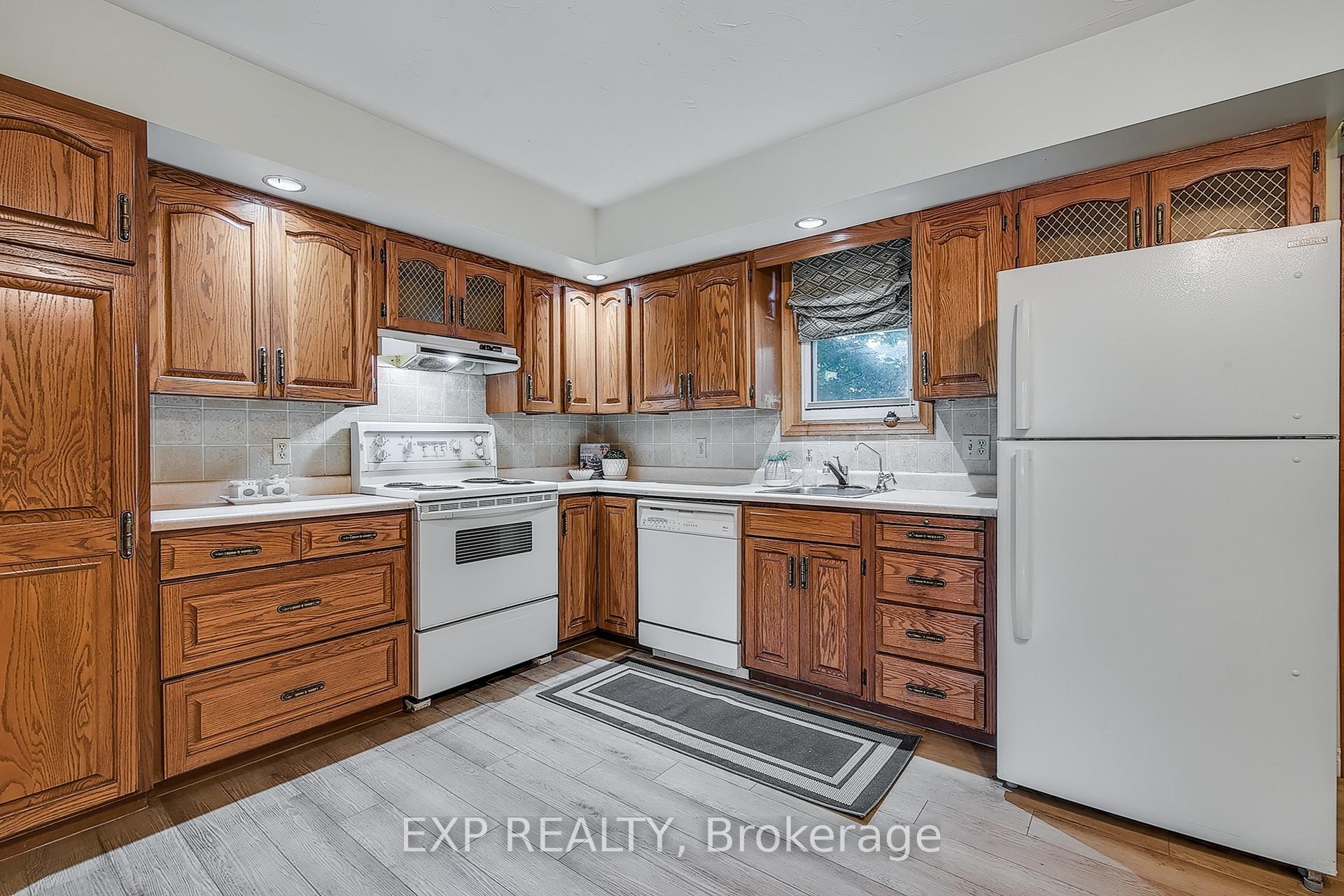 Photo 11 of 515 Elm Avenue N, North Perth, Listowel — HOMEH