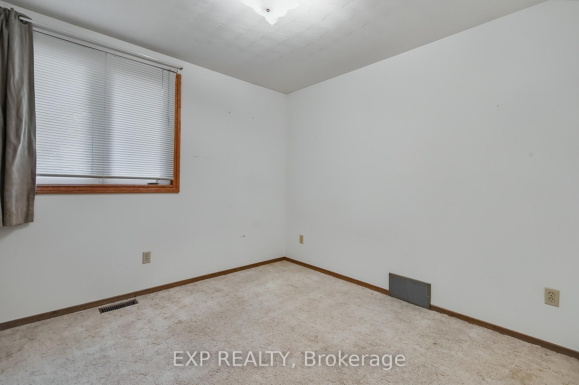 Photo 21 of 515 Elm Avenue N, North Perth, Listowel — HOMEH