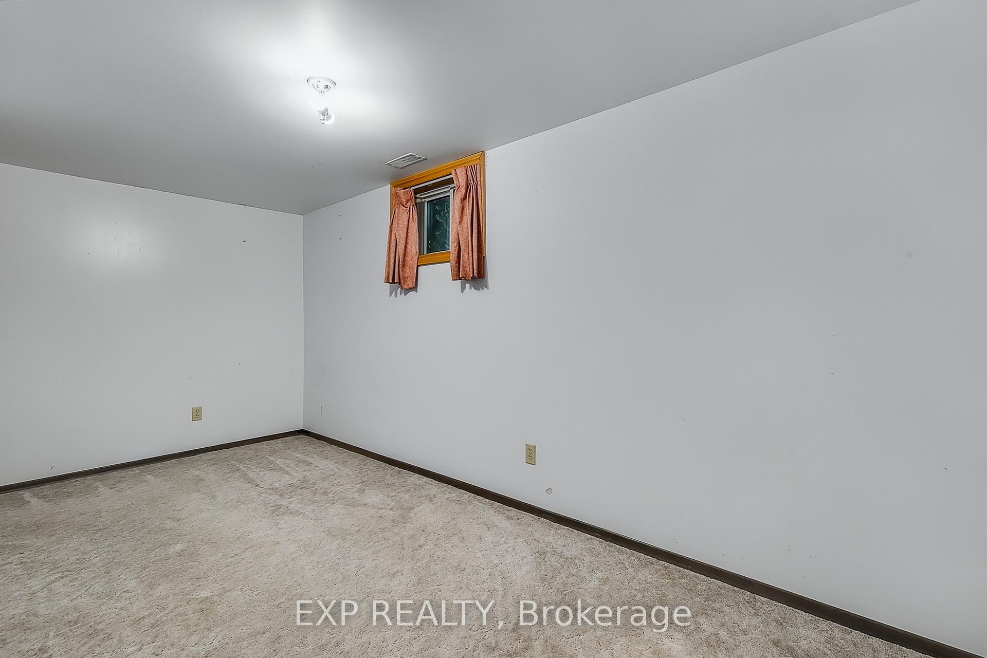 Photo 24 of 515 Elm Avenue N, North Perth, Listowel — HOMEH