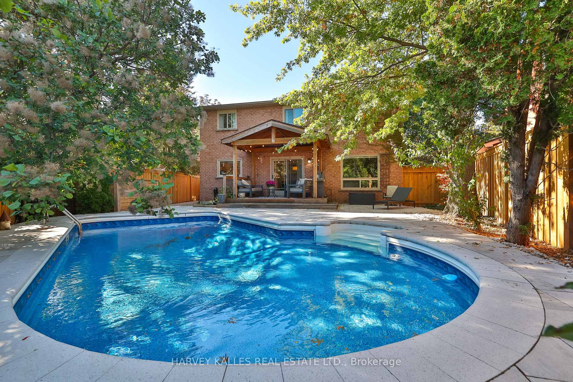 Photo 3 of 1240 Rosethorne Road, Oakville, Glen Abbey — HOMEH