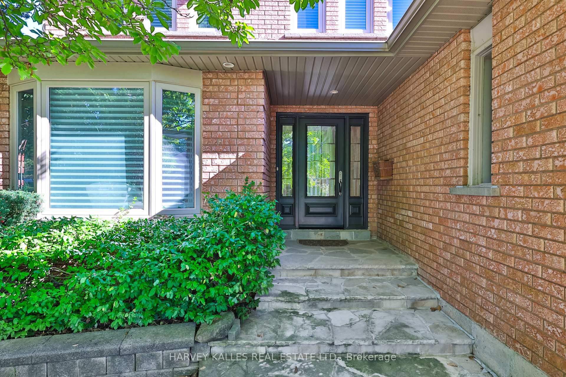 Photo 5 of 1240 Rosethorne Road, Oakville, Glen Abbey — HOMEH