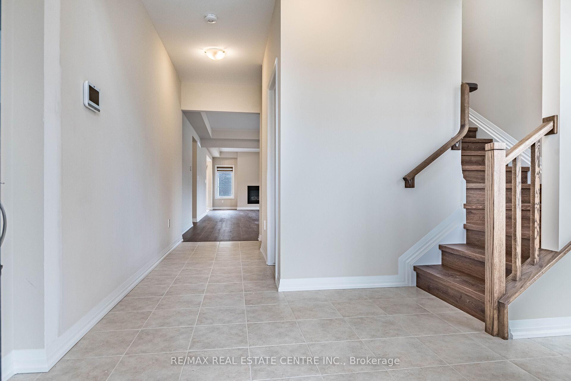 Photo 3 of 88 Acacia Road, Pelham, Fonthill — HOMEH