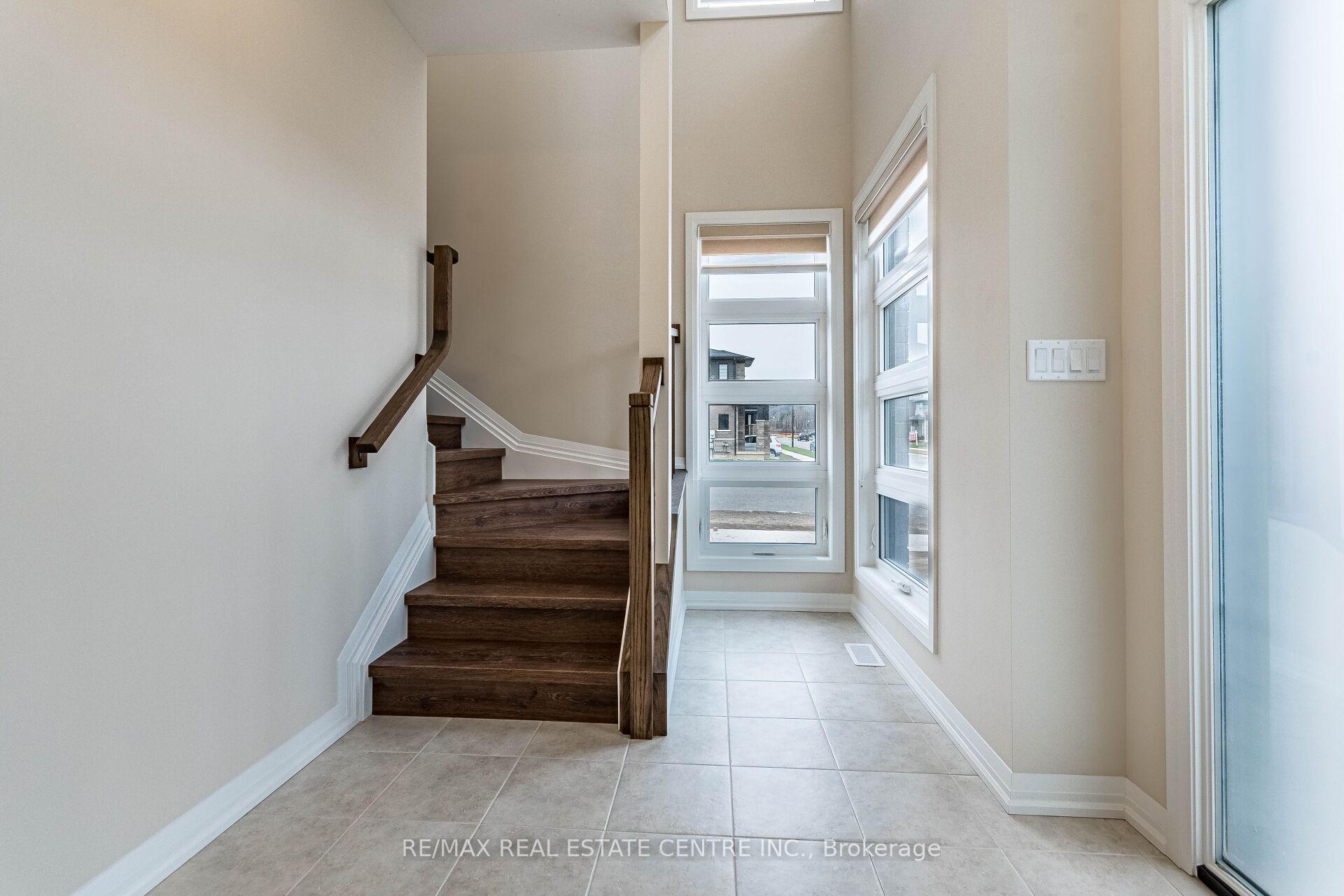 Photo 4 of 88 Acacia Road, Pelham, Fonthill — HOMEH