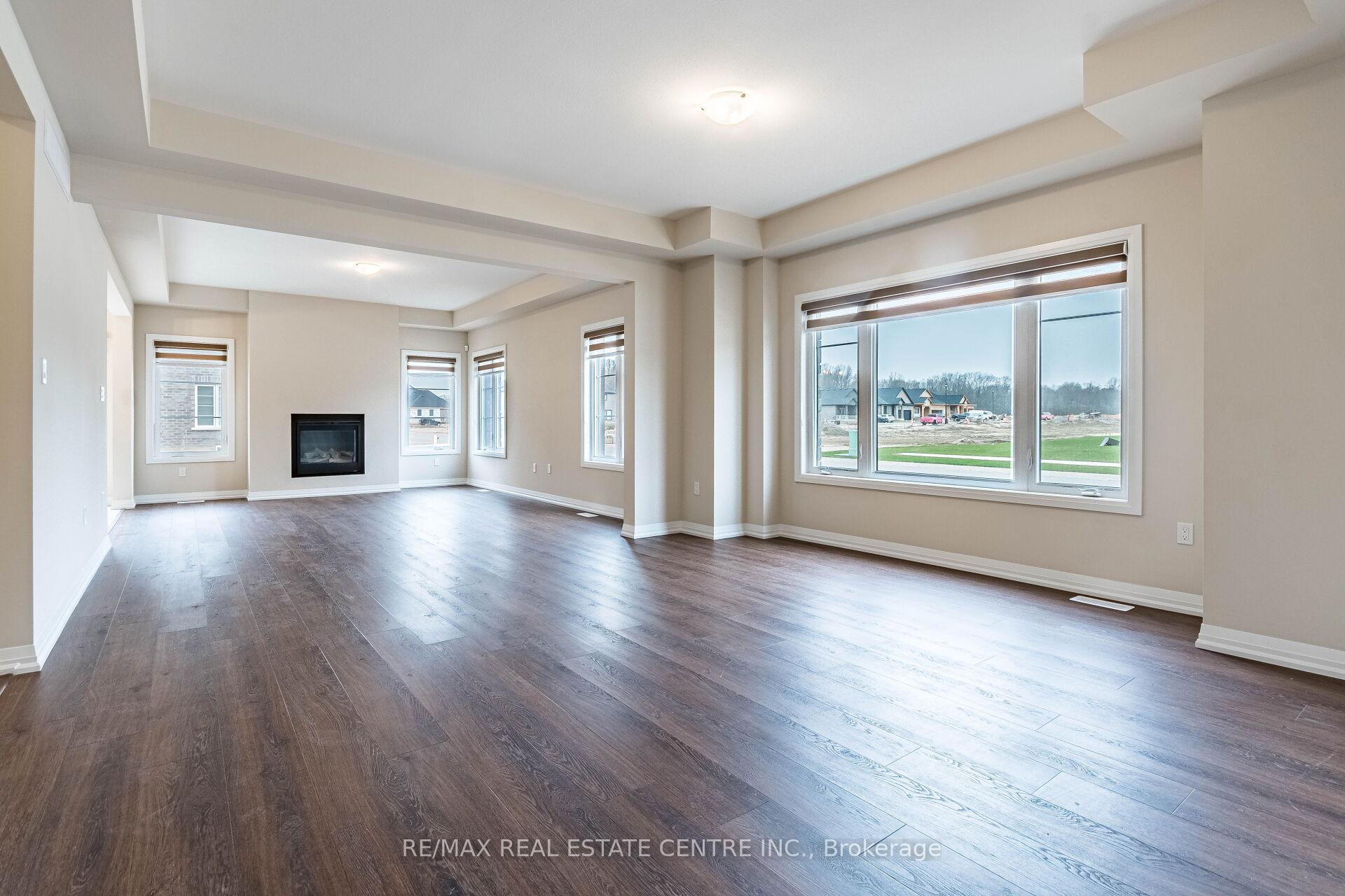 Photo 5 of 88 Acacia Road, Pelham, Fonthill — HOMEH