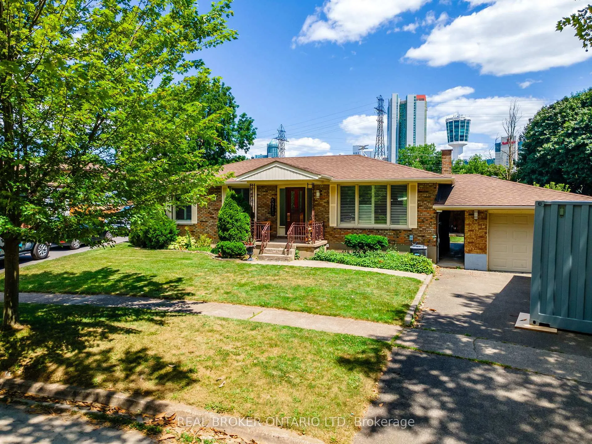 Photo 2 of 5712 Sunnylea Crescent, Niagara Falls, Arad/Fallsview — HOMEH