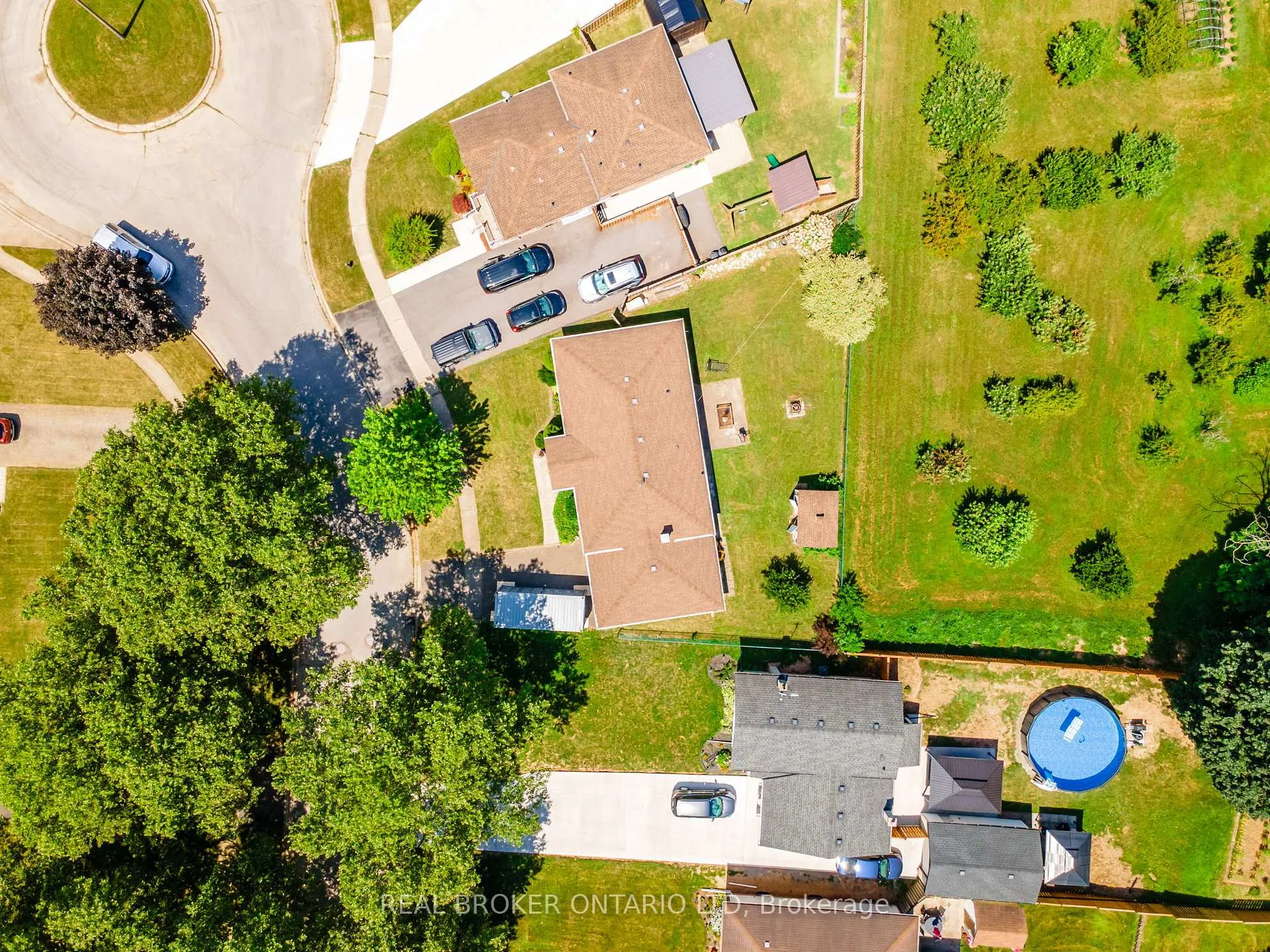 Photo 4 of 5712 Sunnylea Crescent, Niagara Falls, Arad/Fallsview — HOMEH
