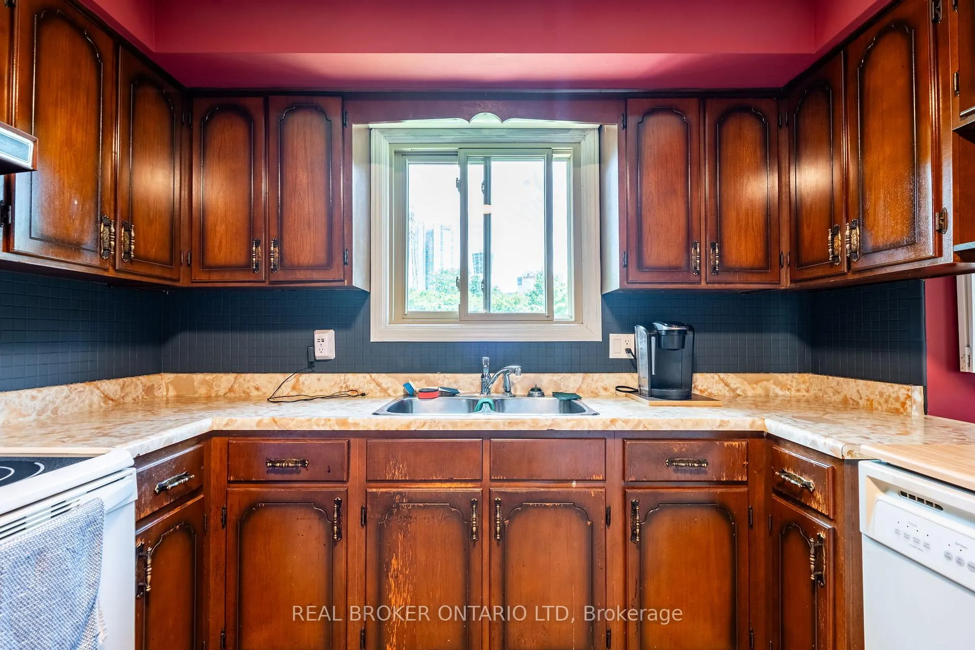 Photo 12 of 5712 Sunnylea Crescent, Niagara Falls, Arad/Fallsview — HOMEH