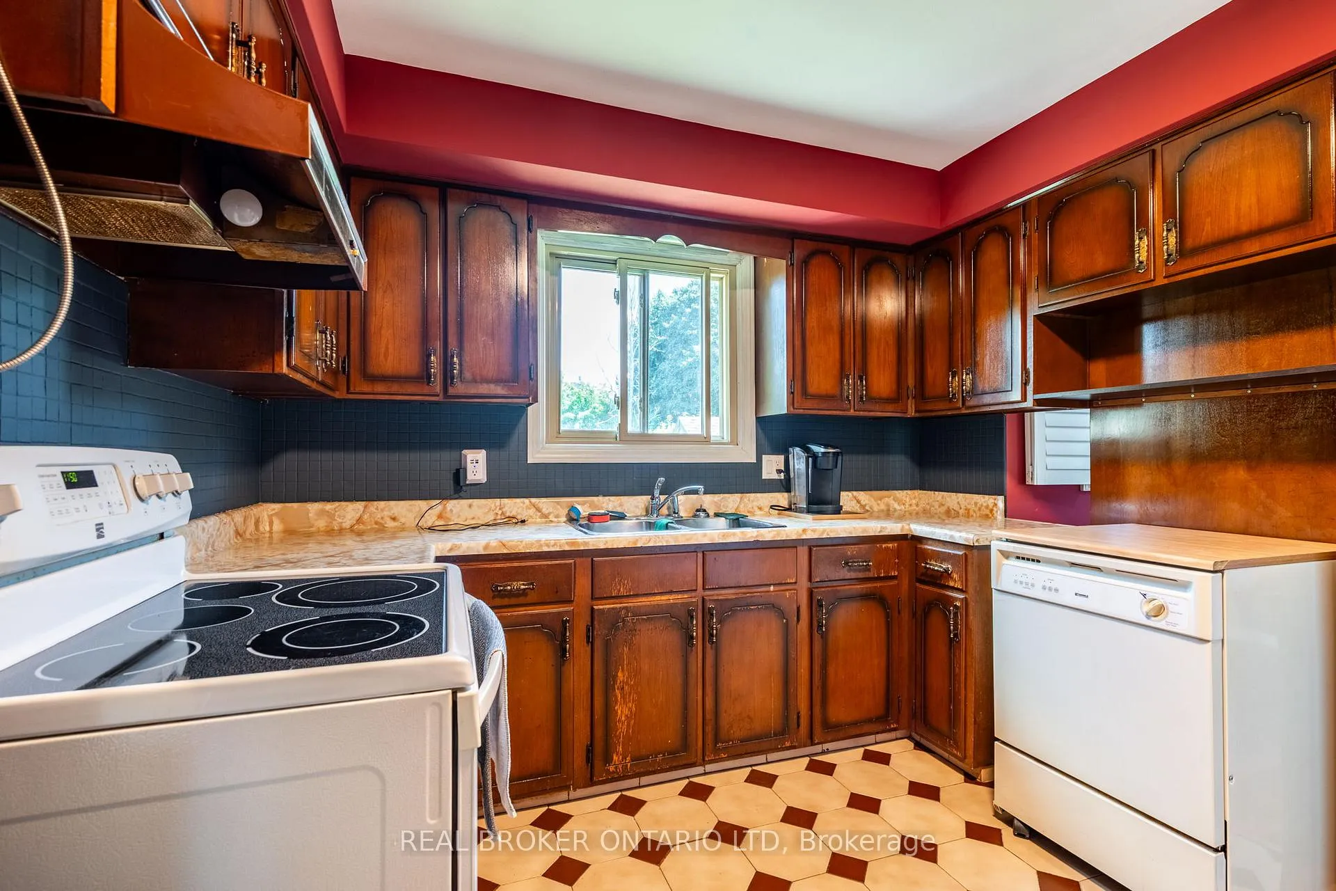 Photo 13 of 5712 Sunnylea Crescent, Niagara Falls, Arad/Fallsview — HOMEH