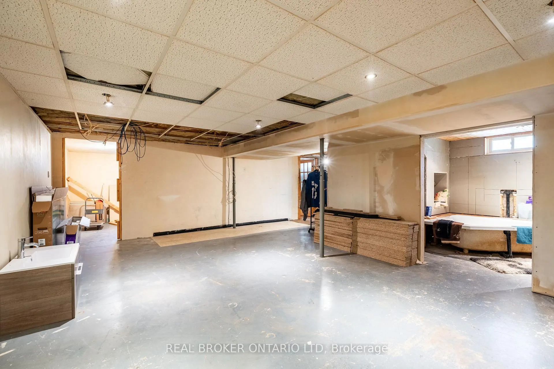 Photo 25 of 5712 Sunnylea Crescent, Niagara Falls, Arad/Fallsview — HOMEH