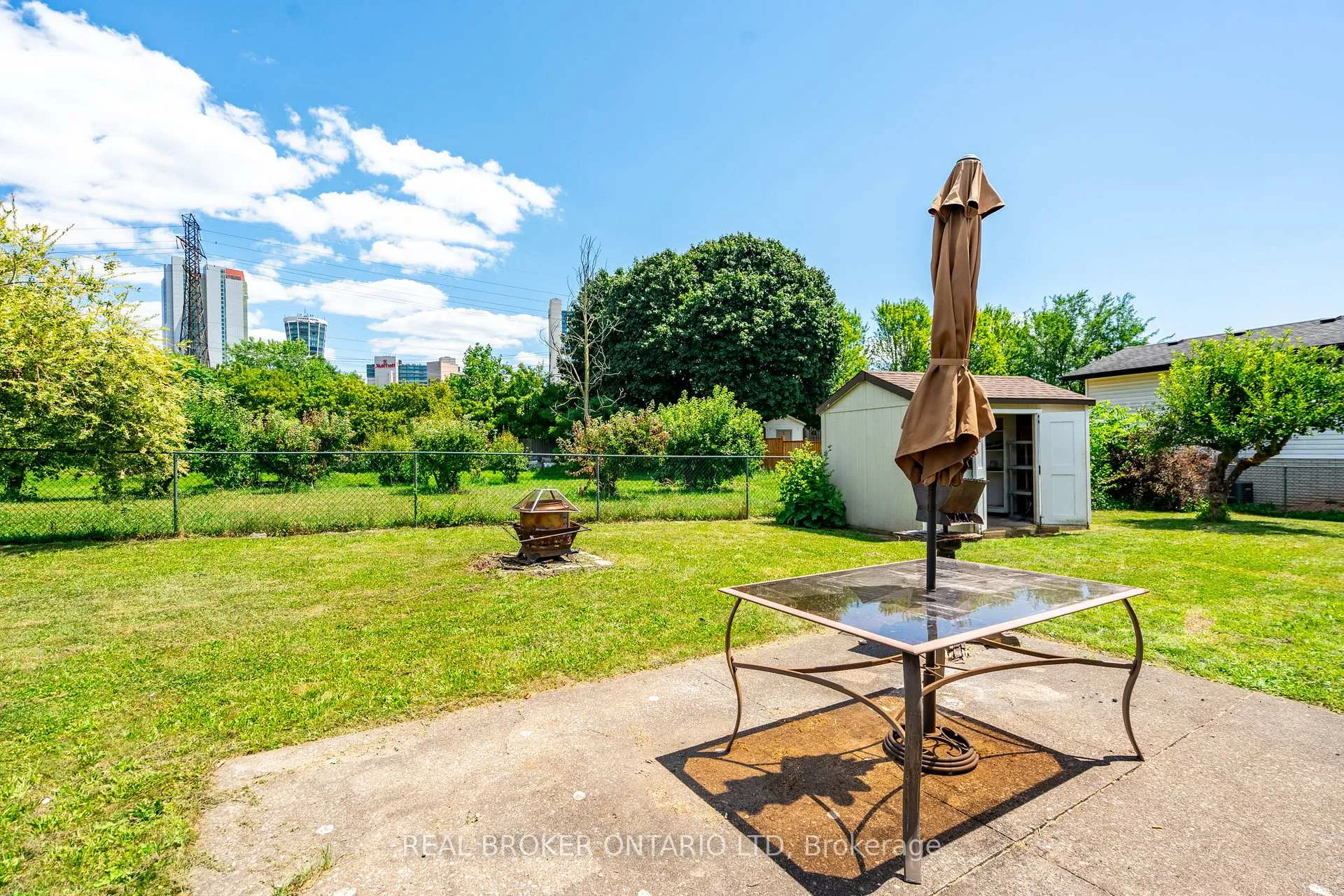 Photo 32 of 5712 Sunnylea Crescent, Niagara Falls, Arad/Fallsview — HOMEH