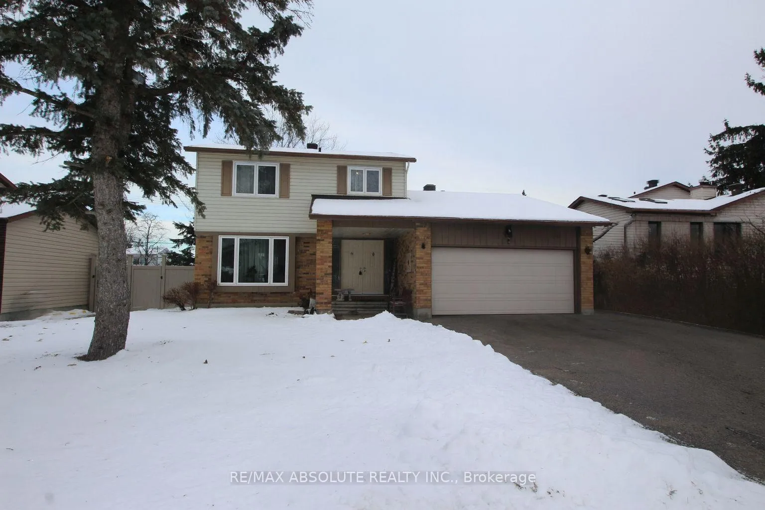 Front of 198 Hoylake Crescent