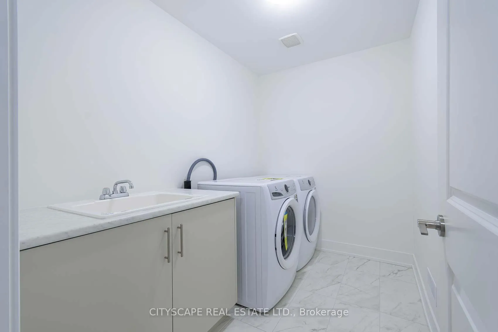Photo 28 of 3079 Robert Lamb Boulevard, Oakville, Joshua Meadows — HOMEH