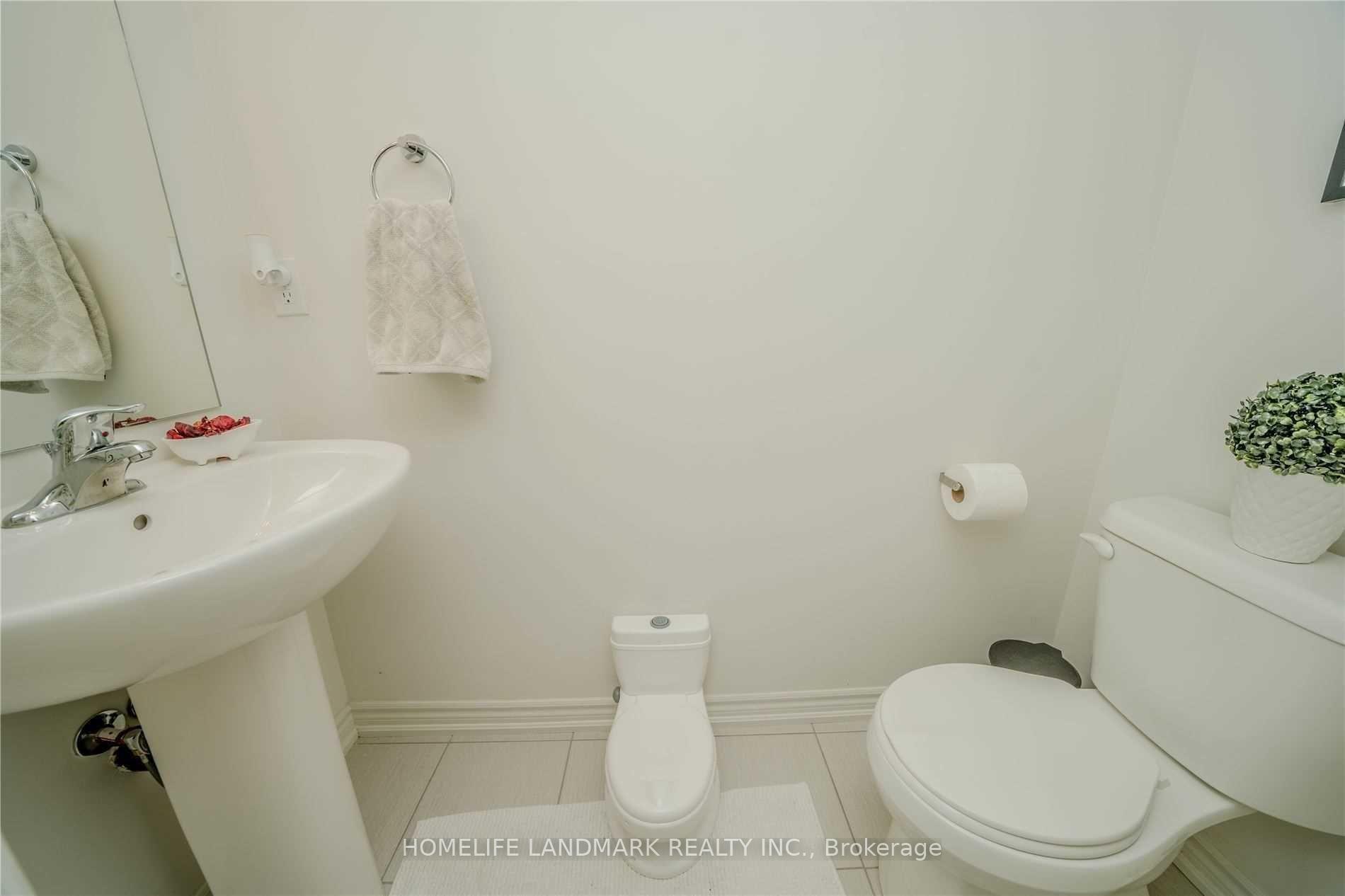 Photo 12 of Unit 411, 2218 Chevron Prince Path, Oshawa, Windfields — HOMEH